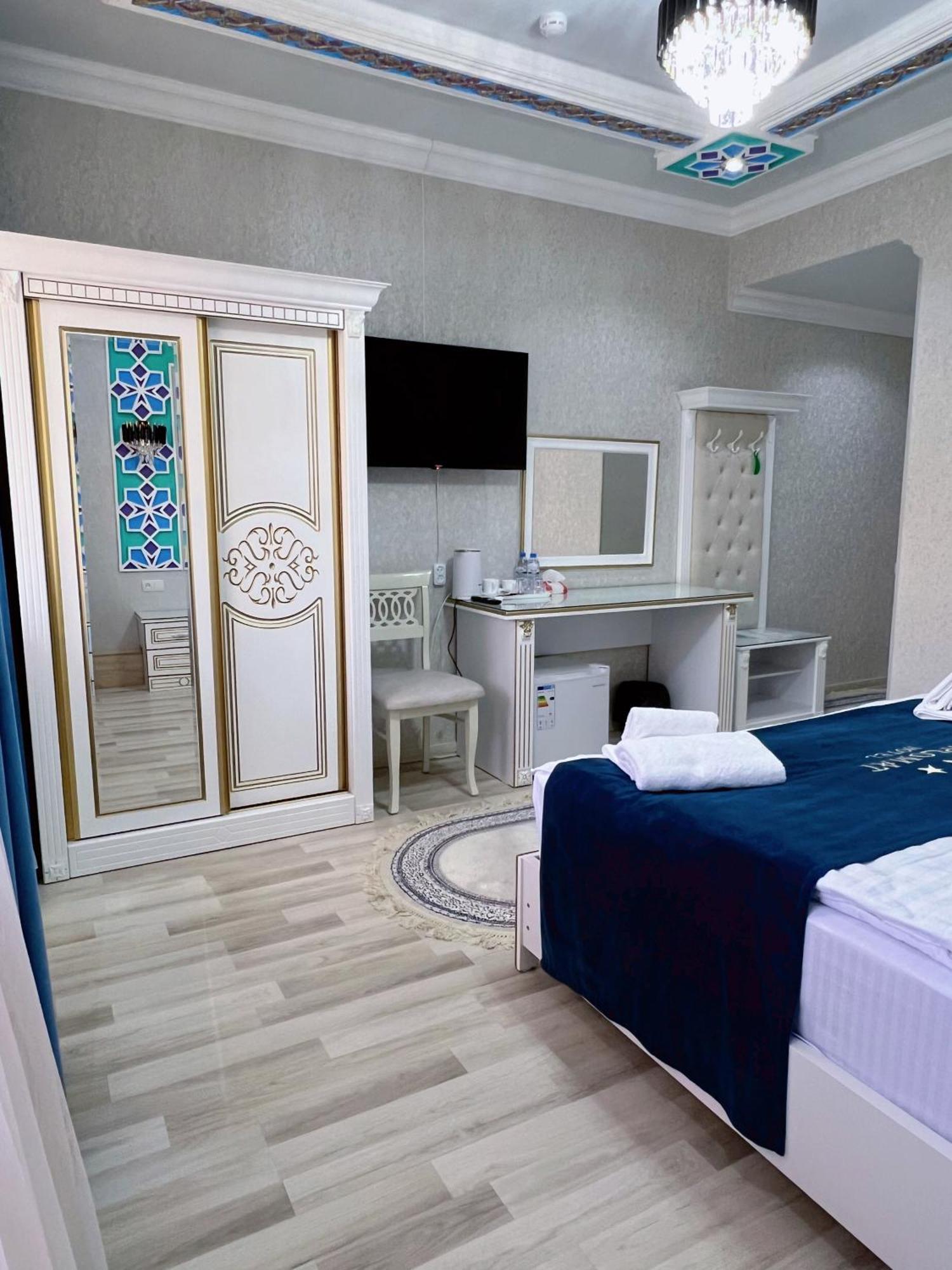 Diplomat Premium Hotel Szamarkand Kültér fotó