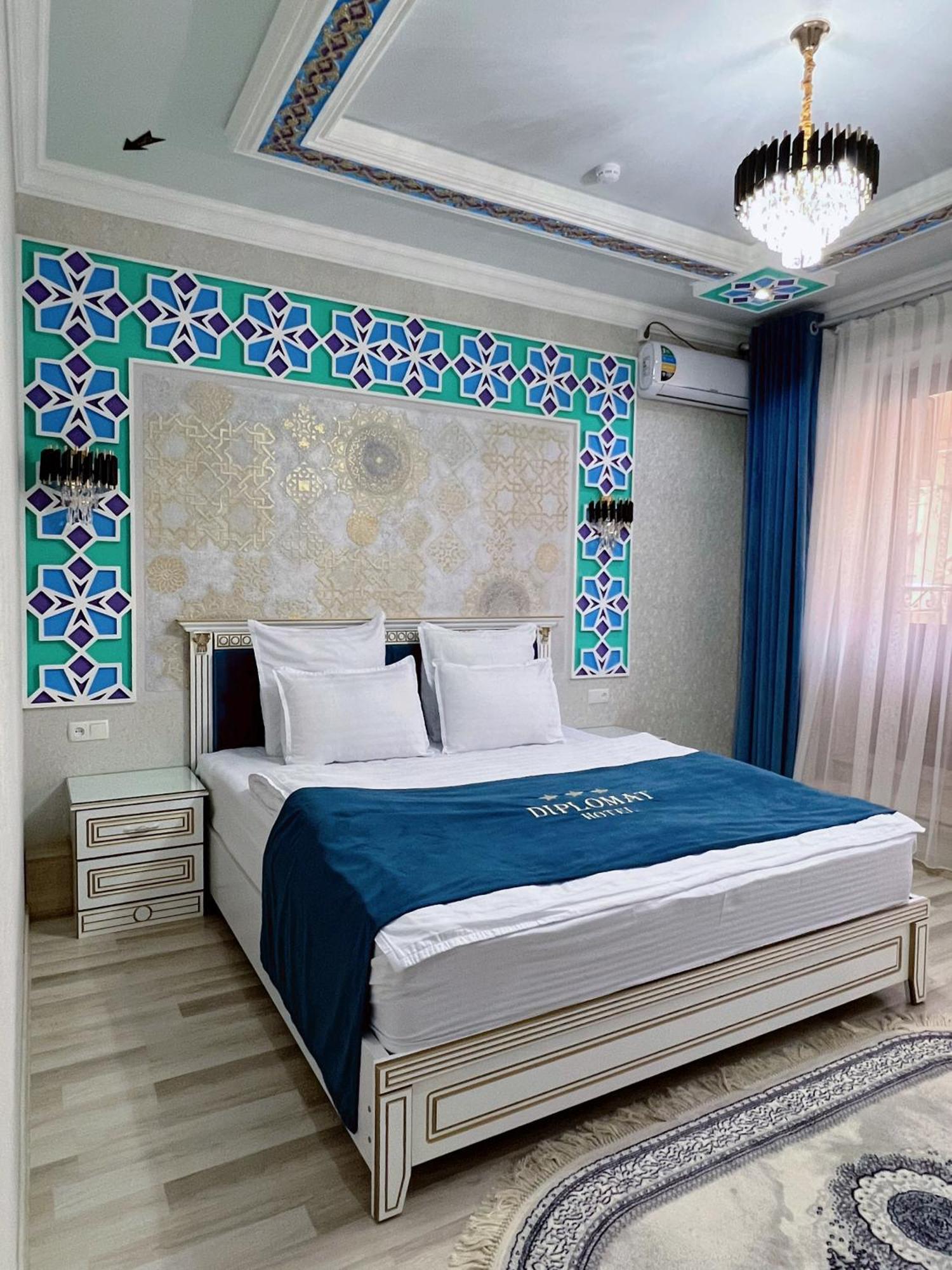 Diplomat Premium Hotel Szamarkand Kültér fotó