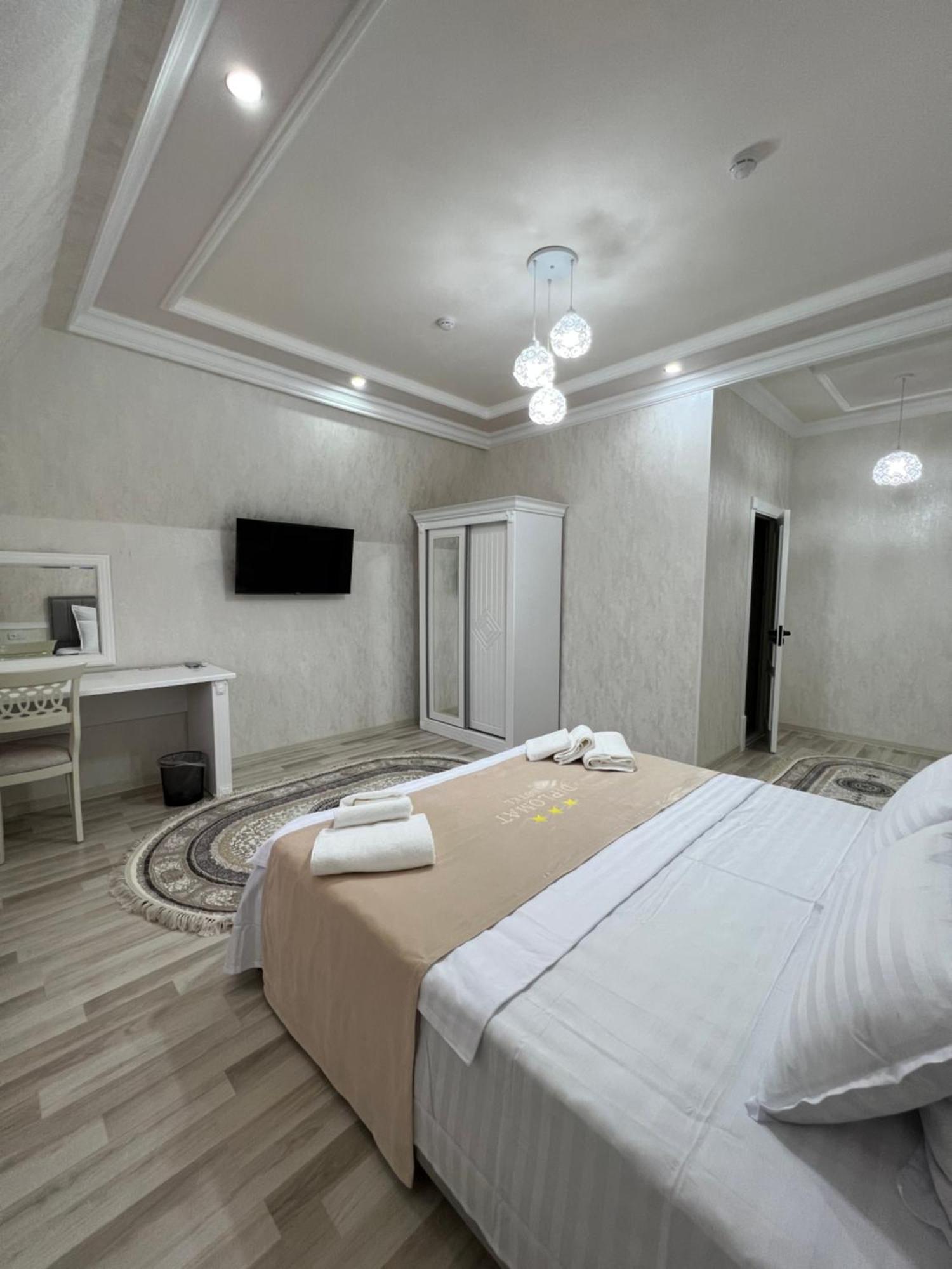 Diplomat Premium Hotel Szamarkand Kültér fotó