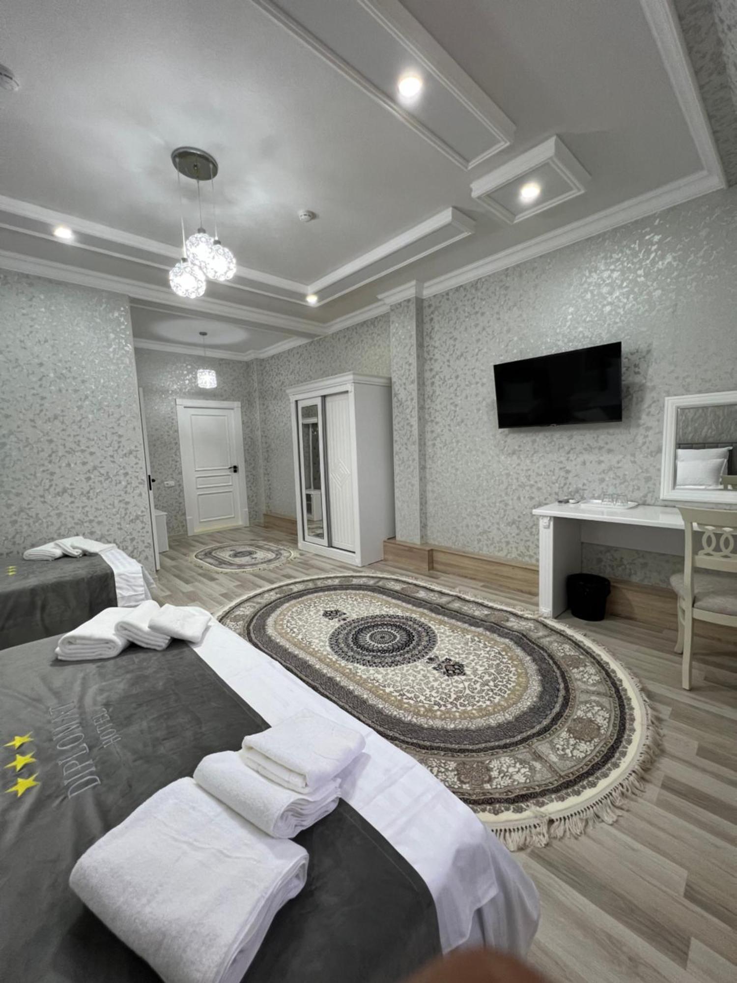 Diplomat Premium Hotel Szamarkand Kültér fotó