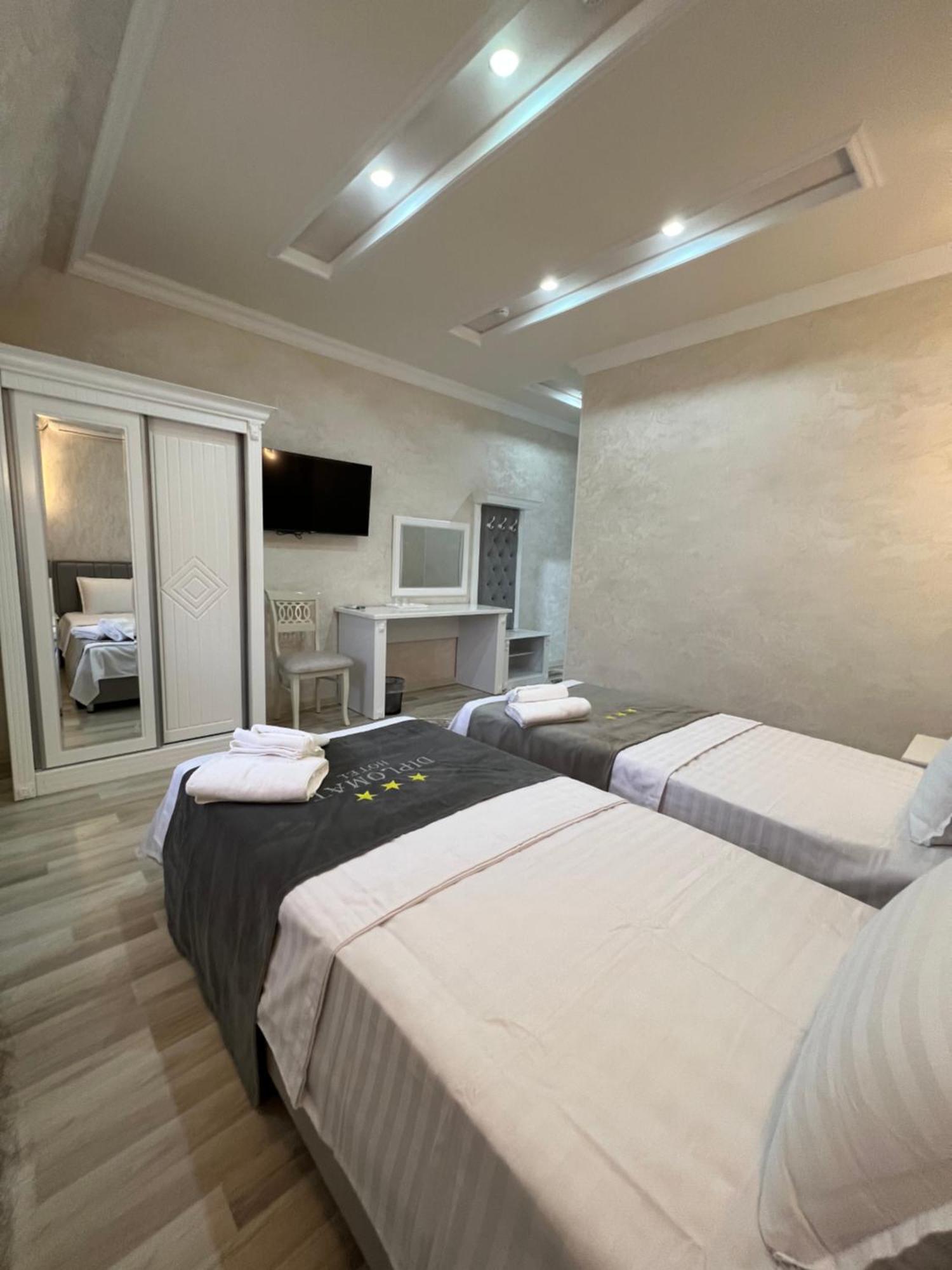 Diplomat Premium Hotel Szamarkand Kültér fotó