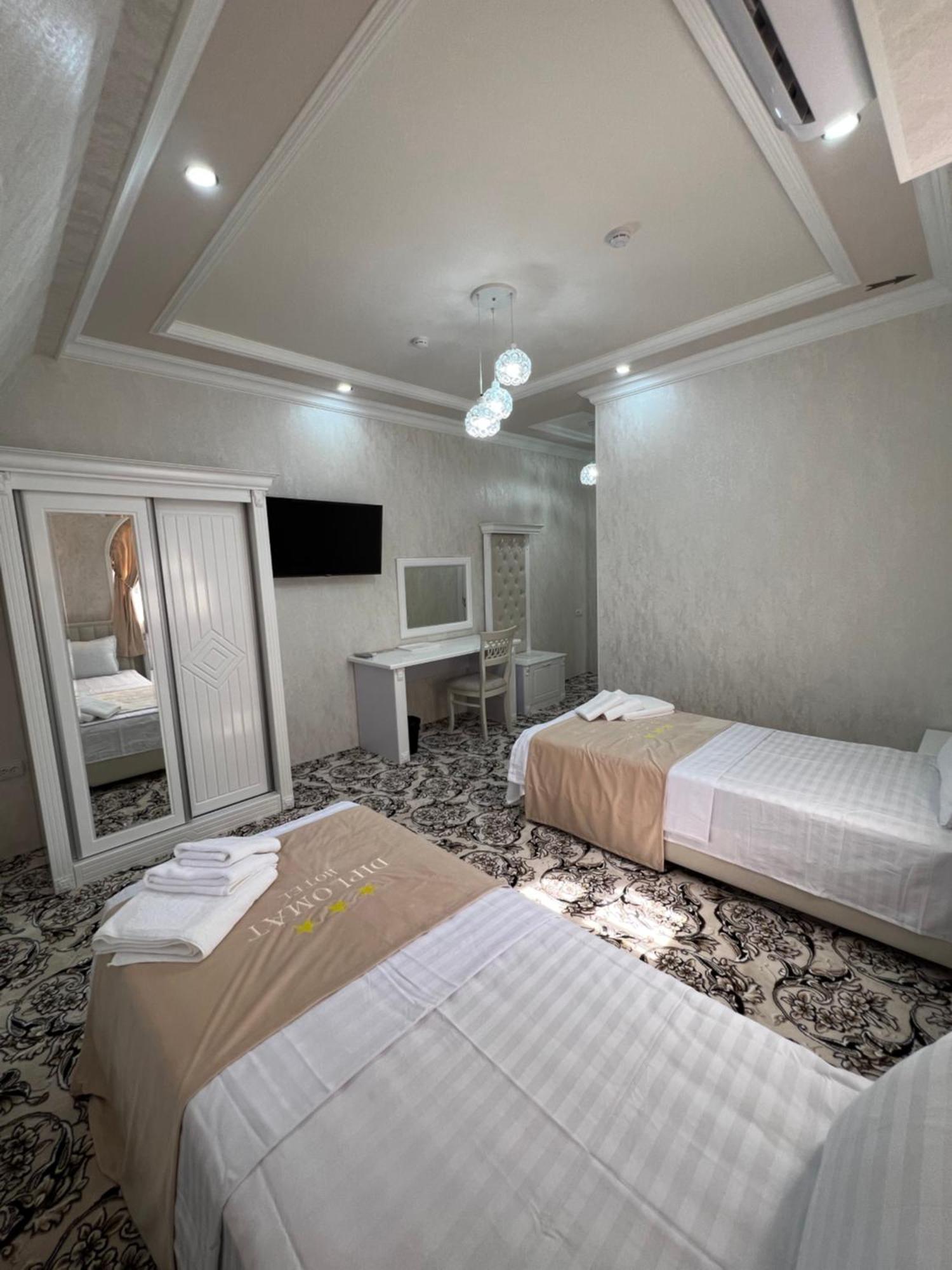 Diplomat Premium Hotel Szamarkand Kültér fotó