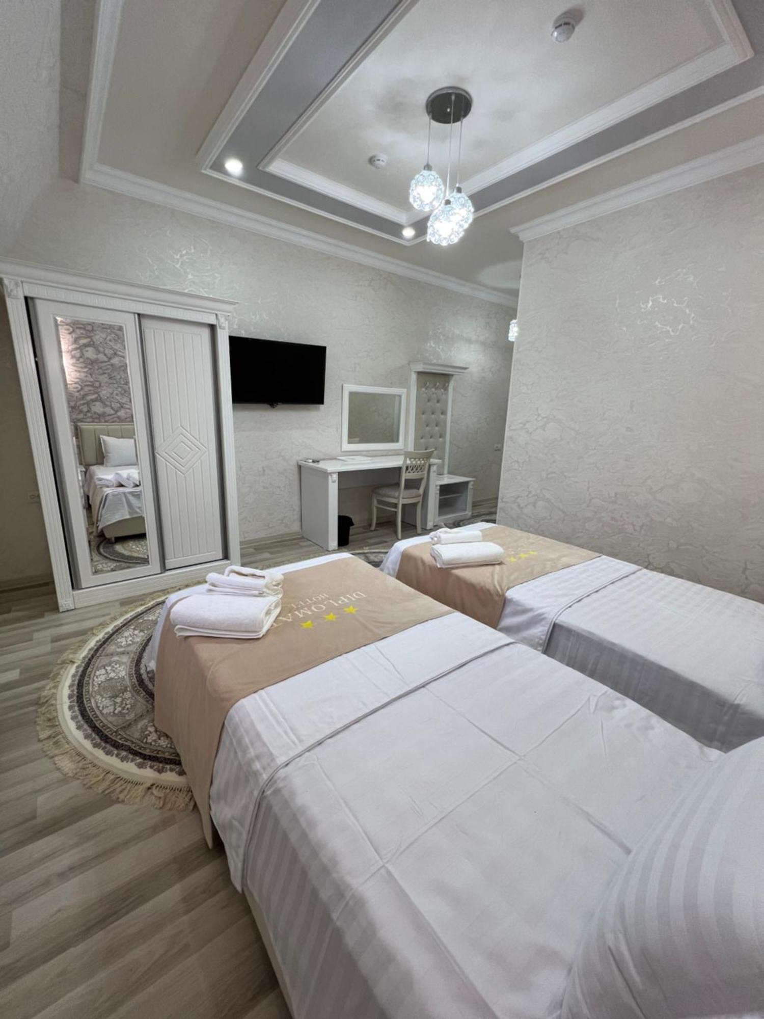 Diplomat Premium Hotel Szamarkand Kültér fotó