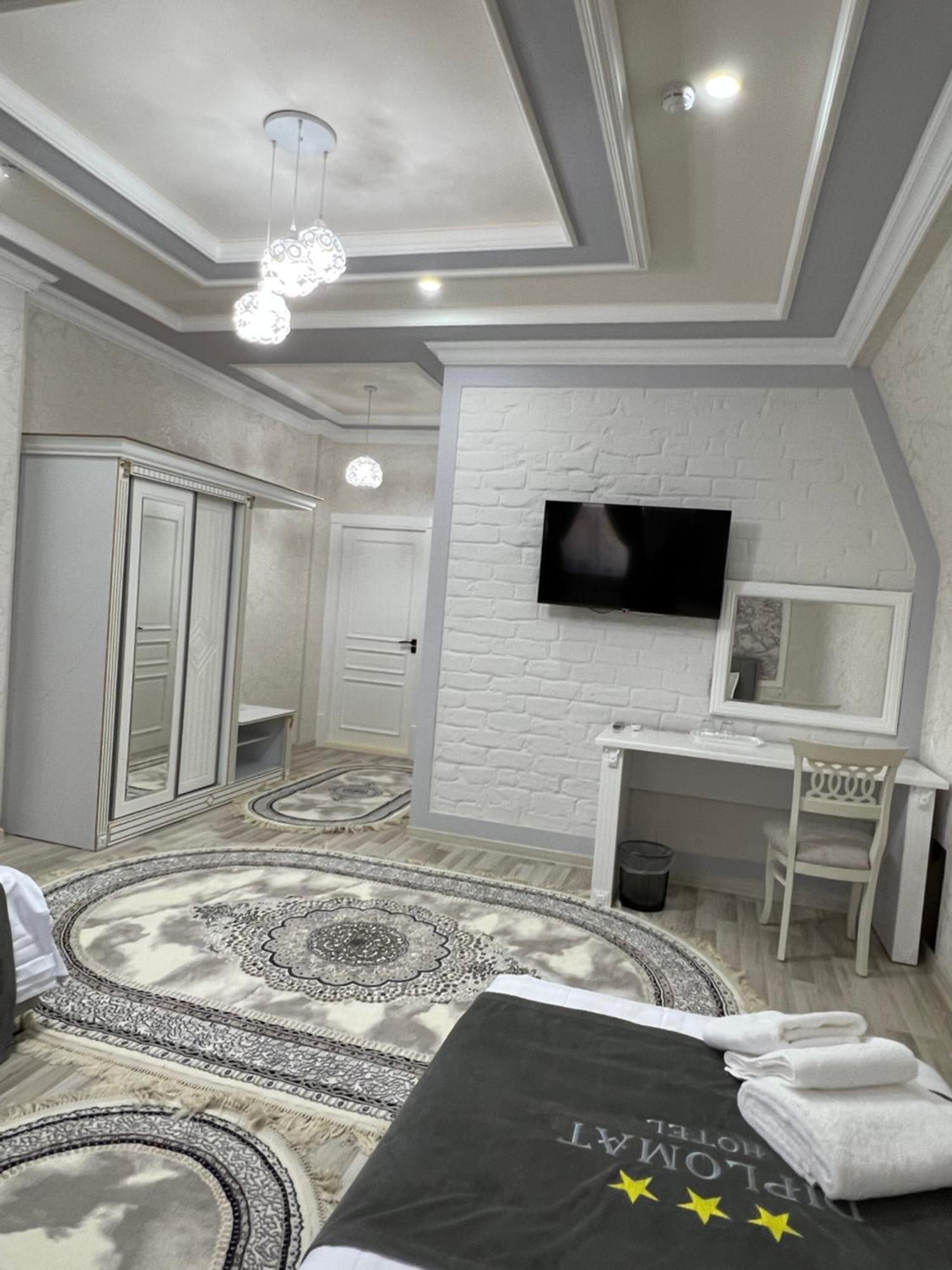Diplomat Premium Hotel Szamarkand Kültér fotó