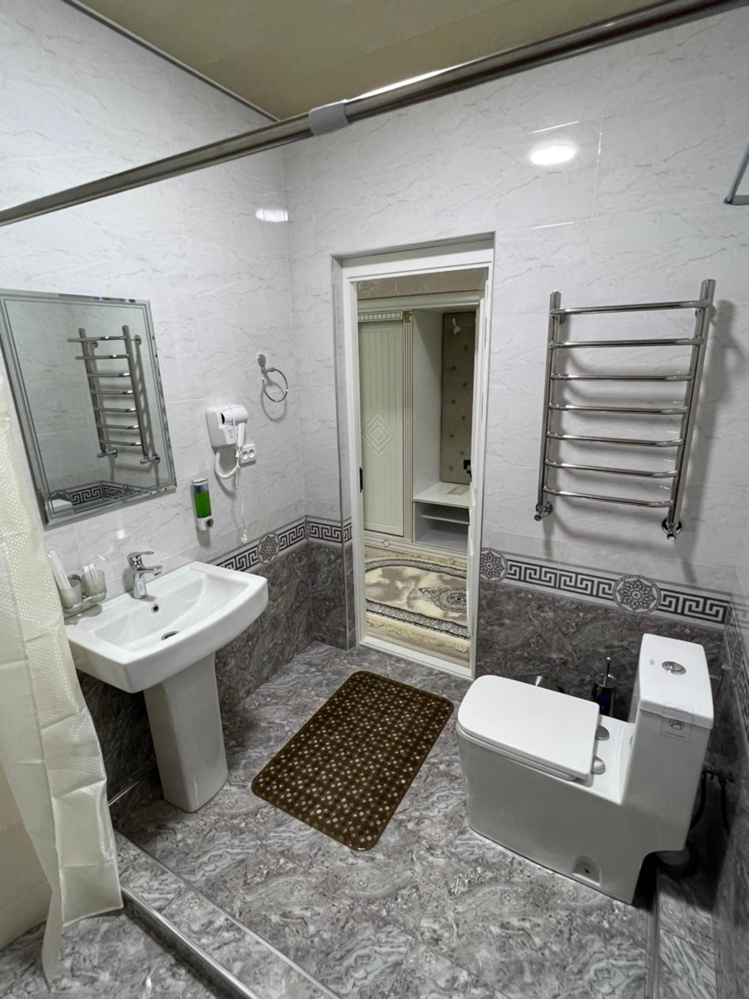 Diplomat Premium Hotel Szamarkand Kültér fotó