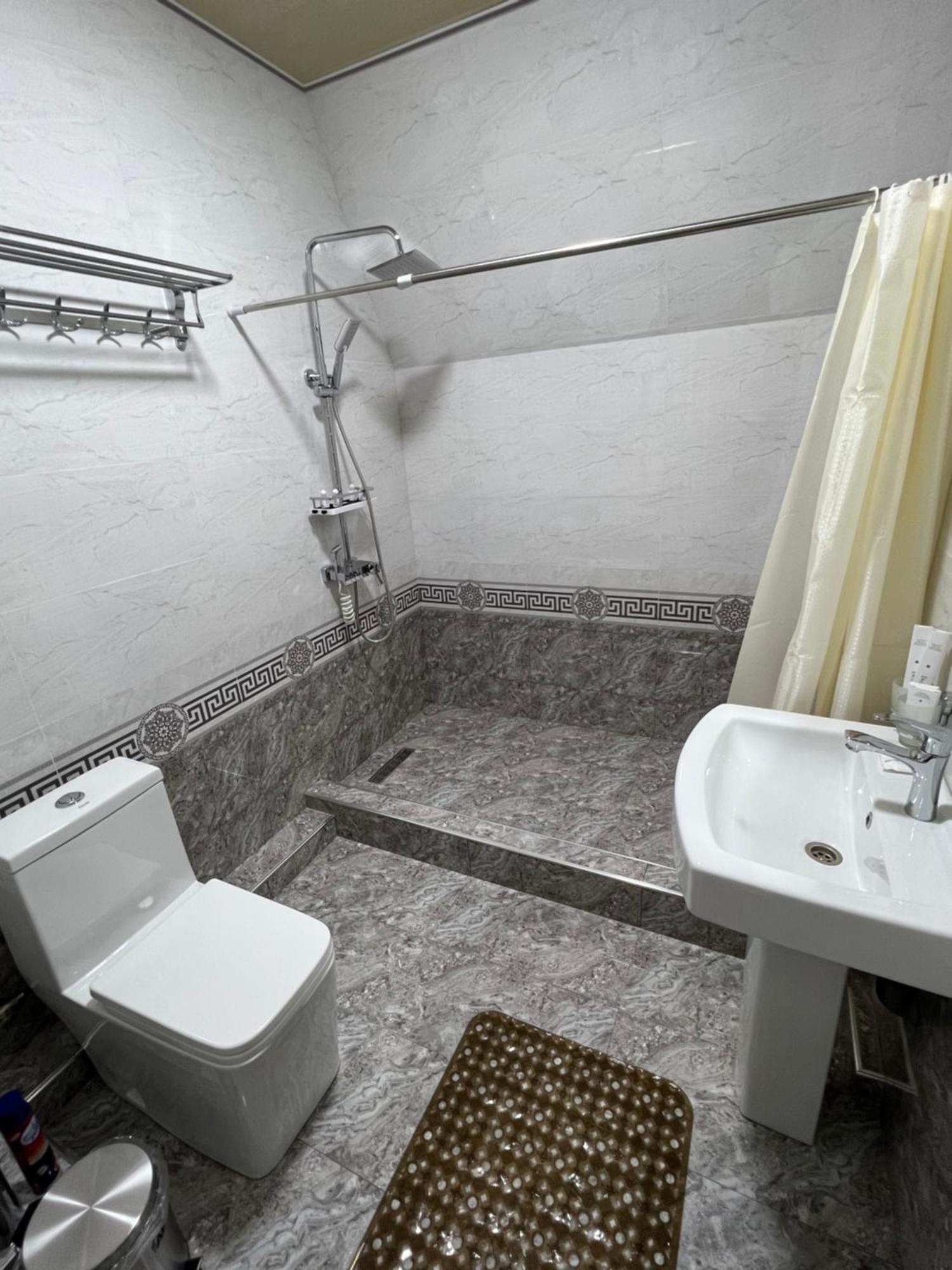 Diplomat Premium Hotel Szamarkand Kültér fotó
